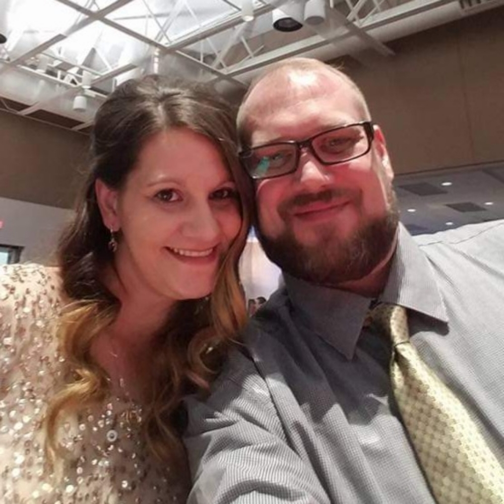 Meet your Poshers, Amanda & Mike